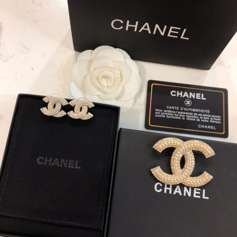 Ch**el earrings